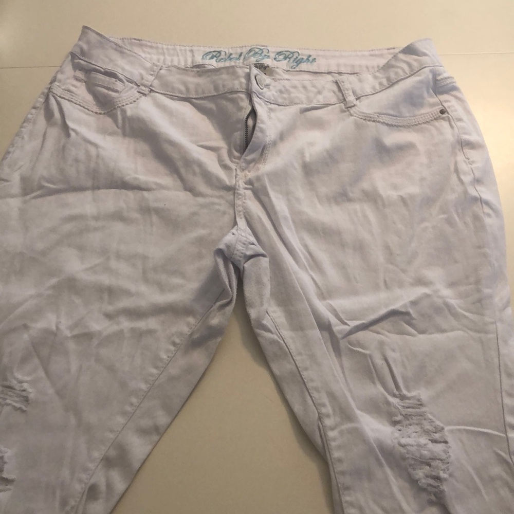White capri